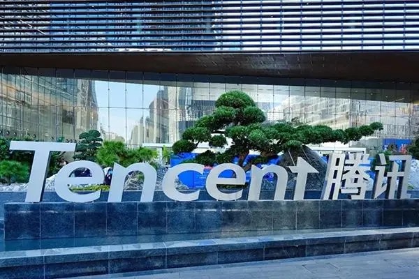 怎么快速的把一个QQ里的全部好友加到另一个QQ中？